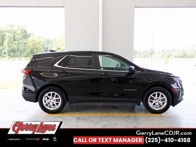 2024 Chevrolet Equinox LT photo 3