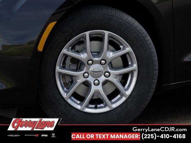 2026 Chrysler Voyager LX - Photo 8