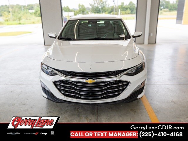 2023 Chevrolet Malibu 1LT photo 2