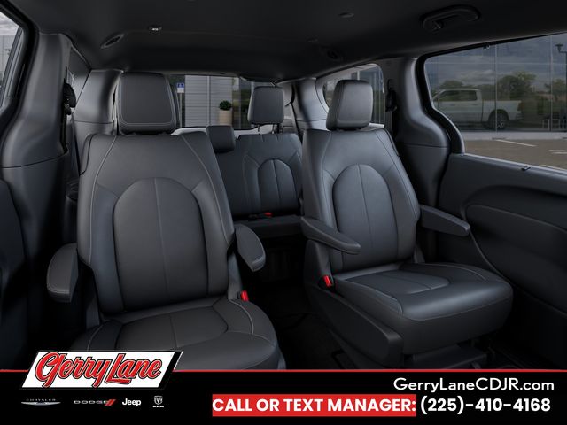 2026 Chrysler Voyager LX - Photo 15
