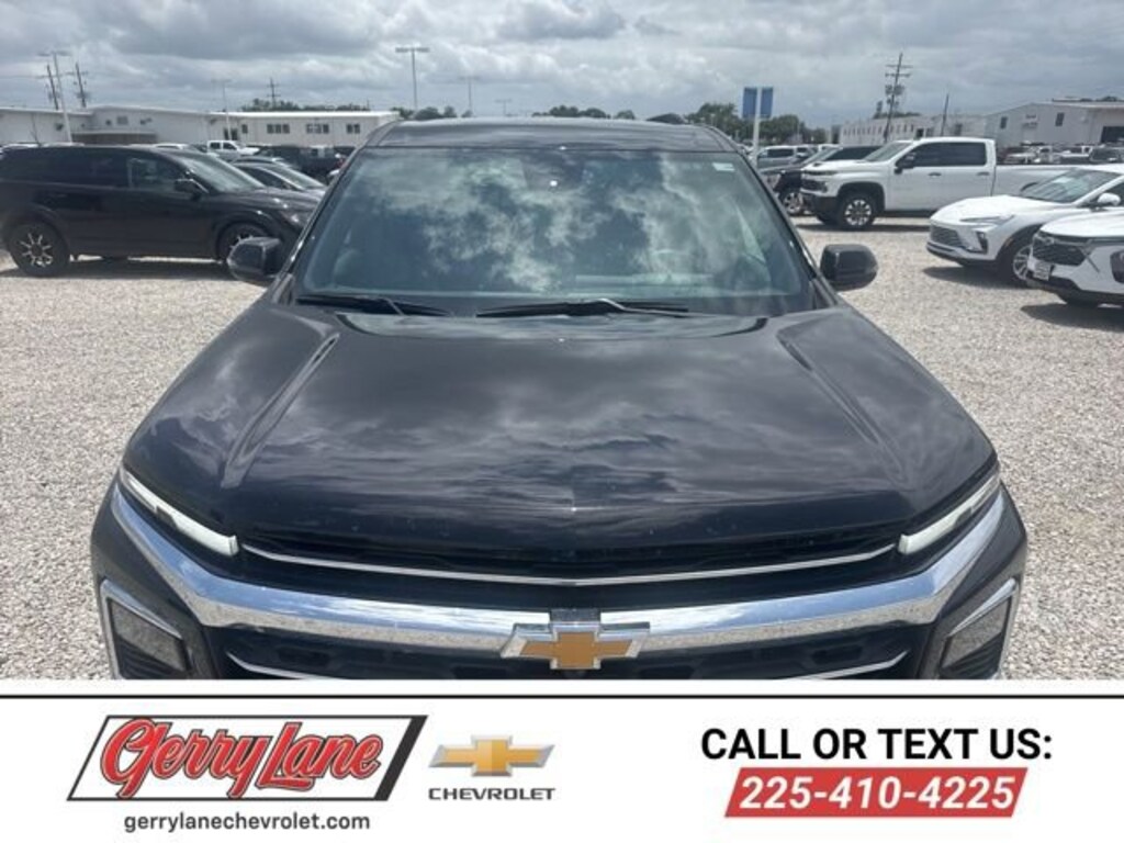 Used 2025 Chevrolet Traverse LT SUV