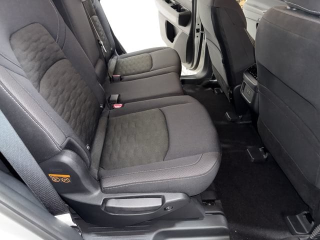 2025 Nissan Pathfinder SV - Photo 17