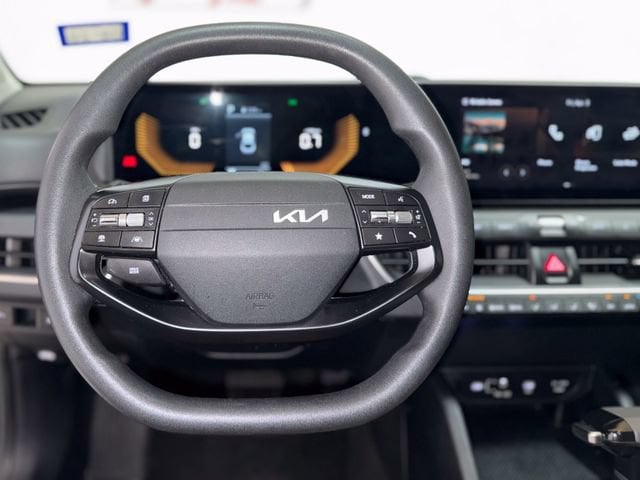 2025 Kia K4 LXS - Photo 6