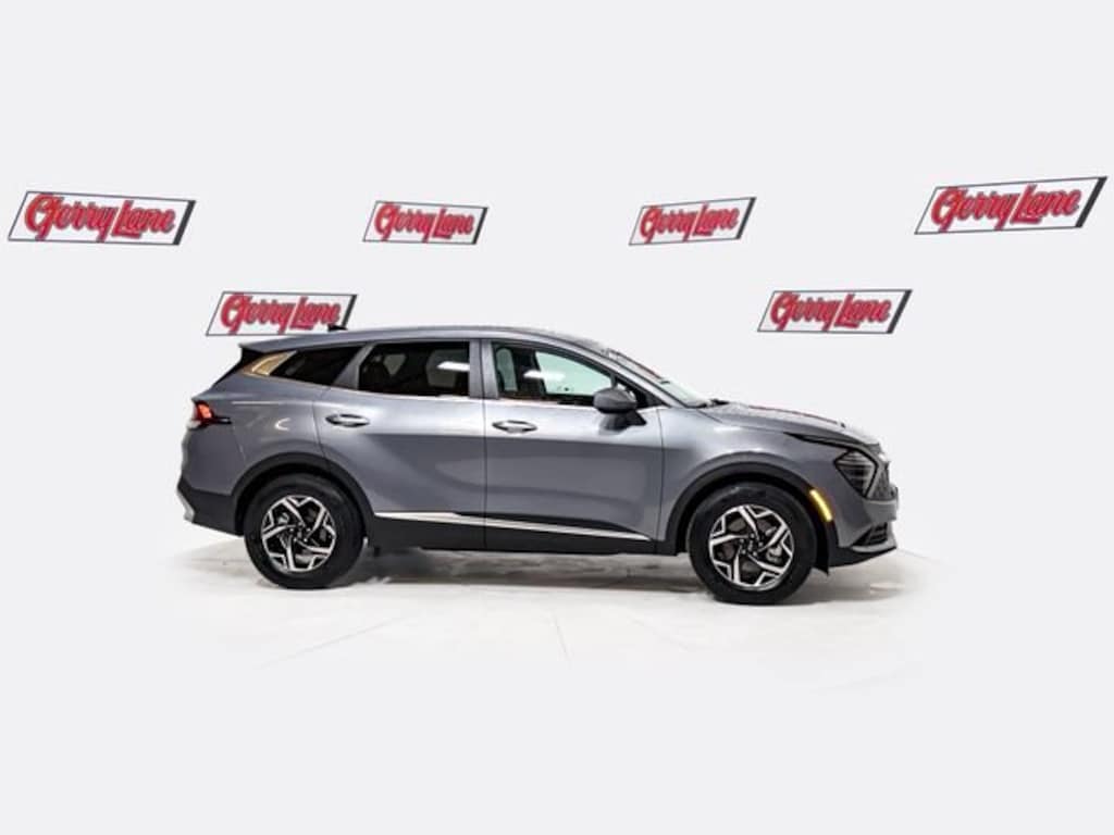 Used 2025 Kia Sportage LX SUV