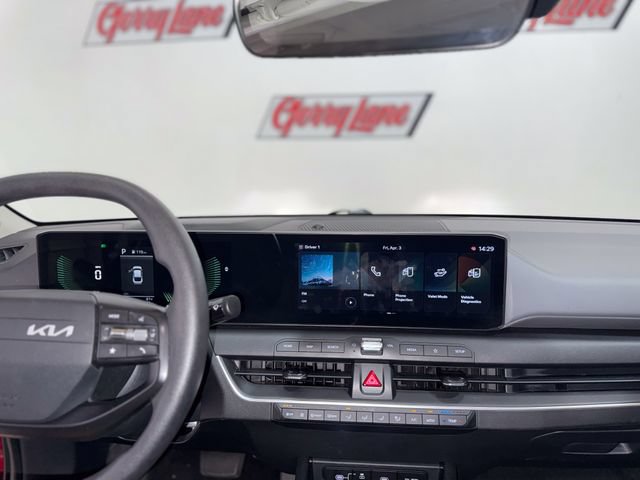 2025 Kia K4 LXS - Photo 8