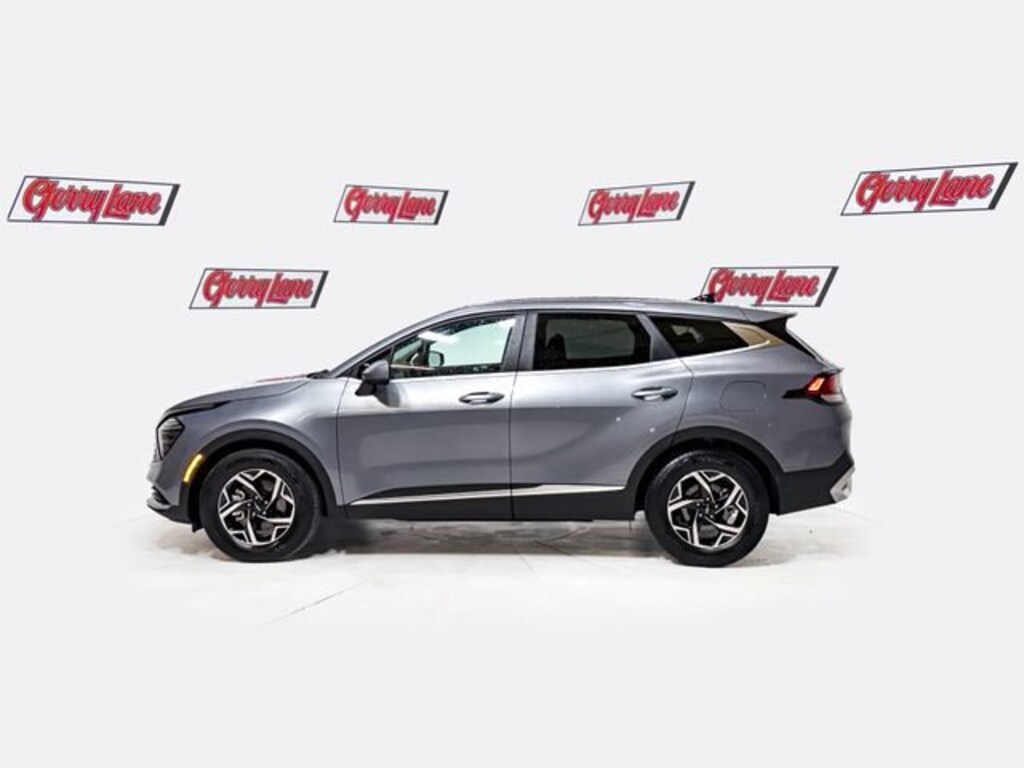 Used 2025 Kia Sportage LX SUV