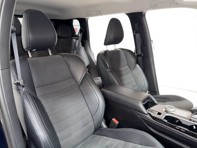 2025 Mitsubishi Outlander SE - Photo 15