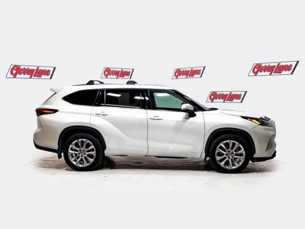 Used 2023 Toyota Highlander L SUV