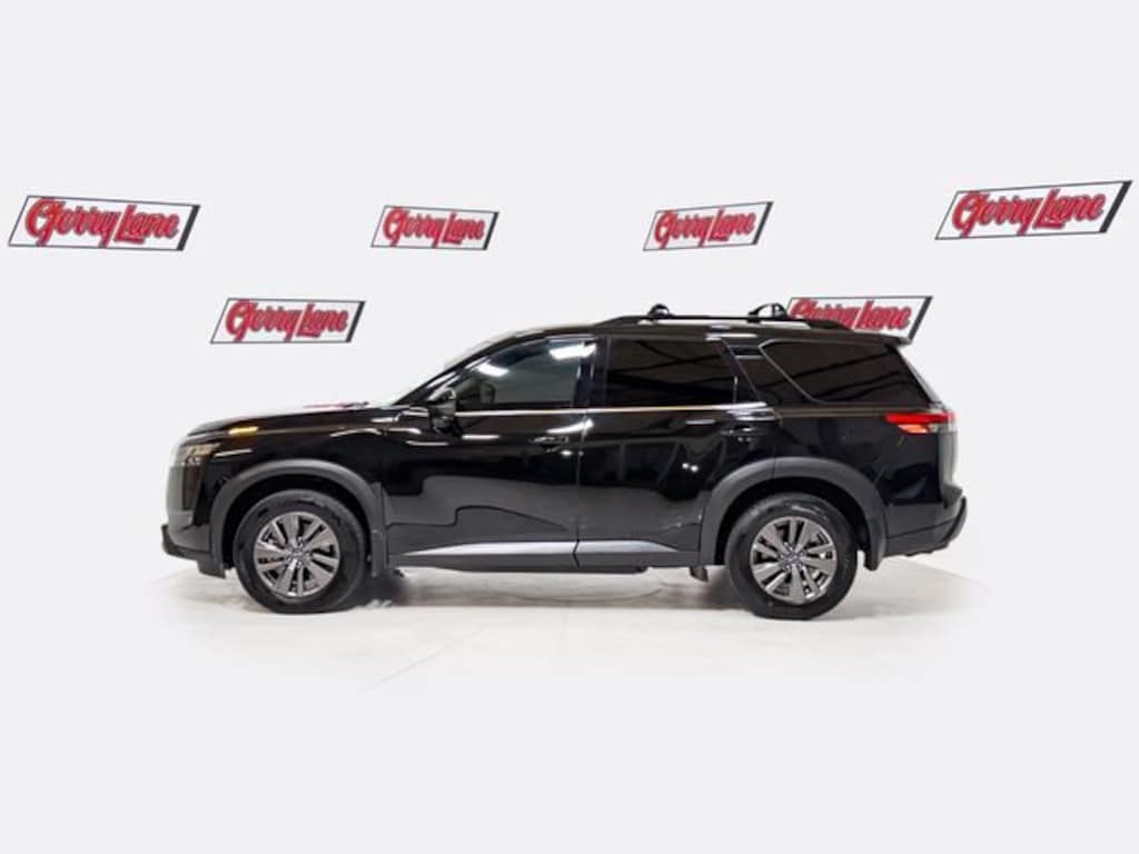 Used 2024 Nissan Pathfinder SV FWD SUV