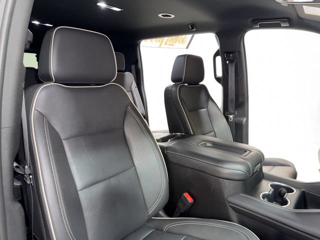 2024 Chevrolet Suburban Premier - Photo 13
