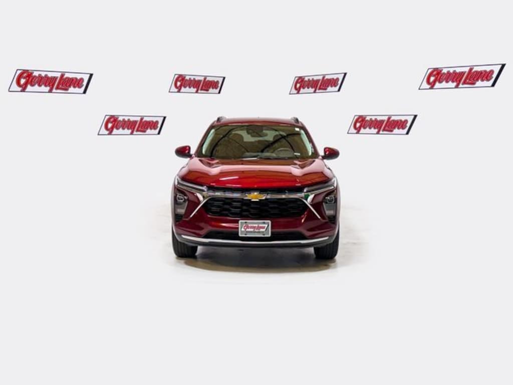 Used 2025 Chevrolet Trax LT SUV