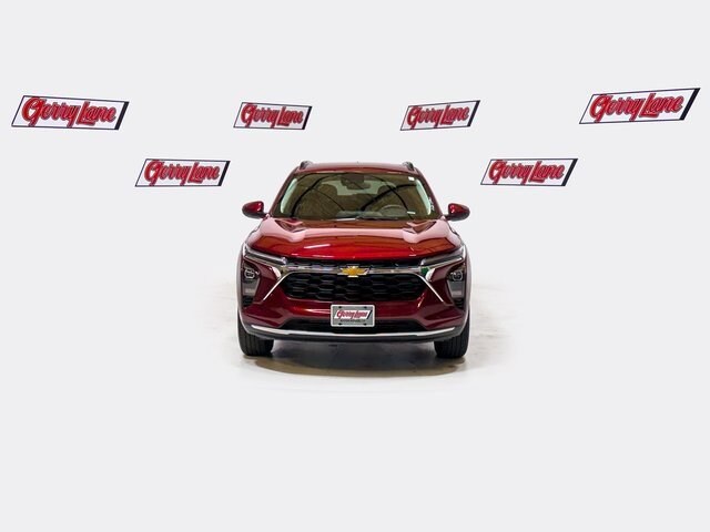 2025 Chevrolet Trax LT photo 2