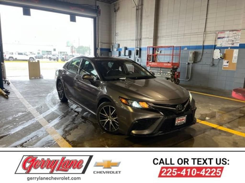 Used 2023 Toyota Camry SE Sedan