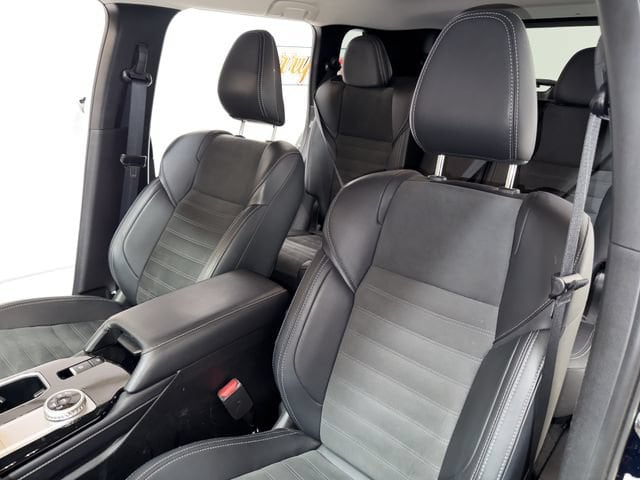 2025 Mitsubishi Outlander SE - Photo 13
