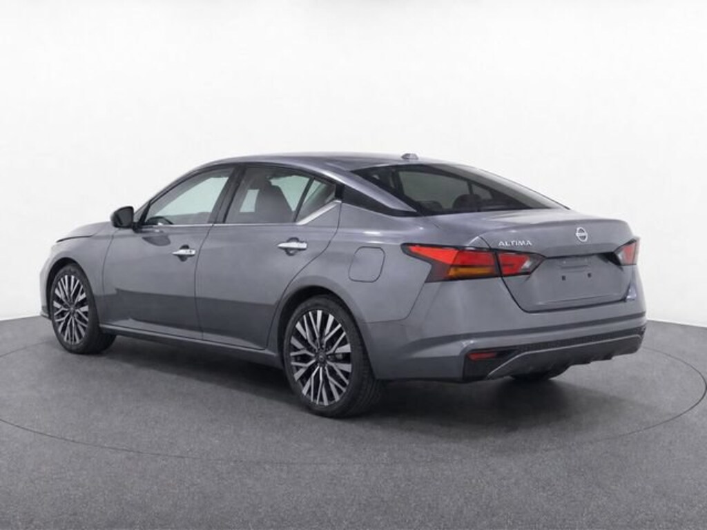 Used 2025 Nissan Altima SV Sedan