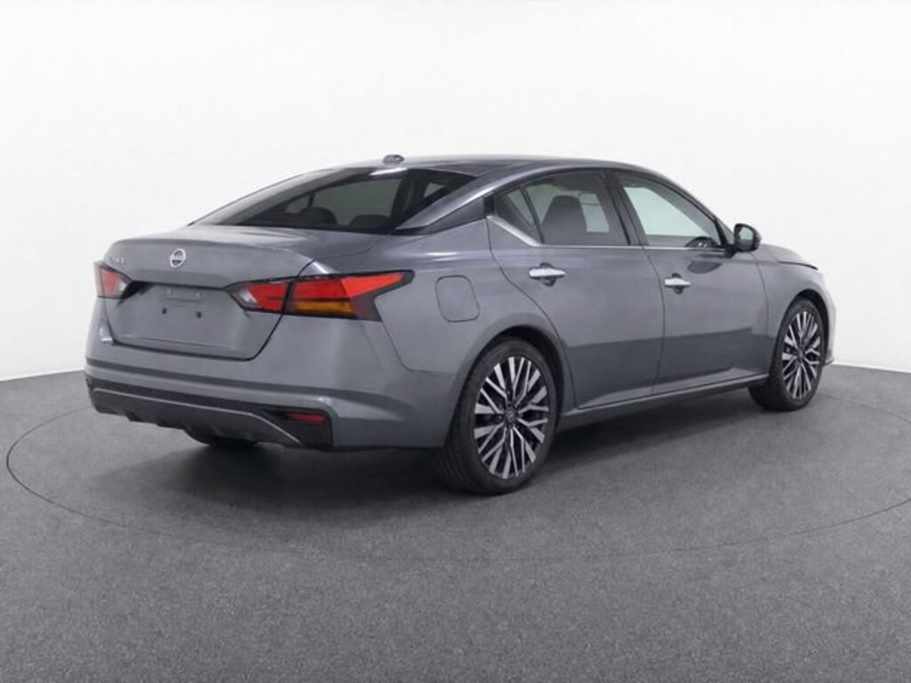 Used 2025 Nissan Altima SV Sedan