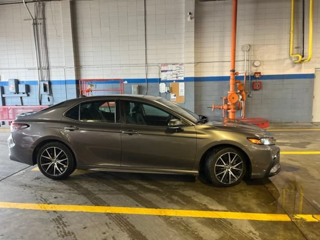 Used 2023 Toyota Camry SE Sedan