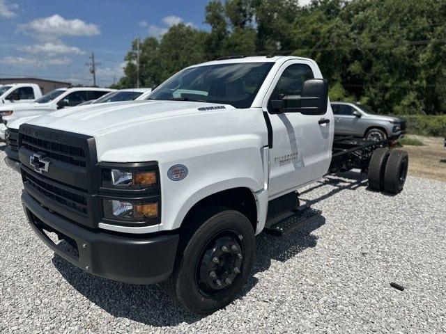 2024 Chevrolet Silverado 4500 Medium Duty Chassis Cab Work Truck's photo