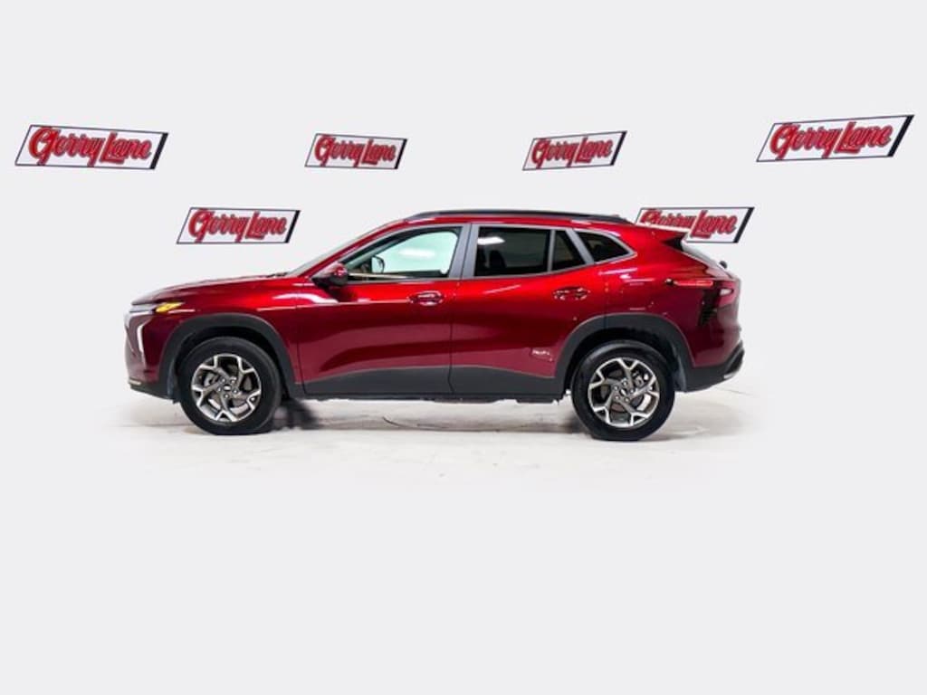 Used 2025 Chevrolet Trax LT SUV