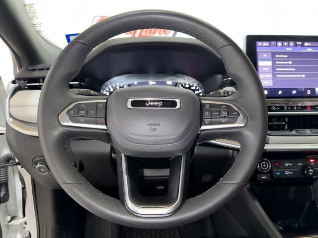 2025 Jeep Compass Limited - Photo 8
