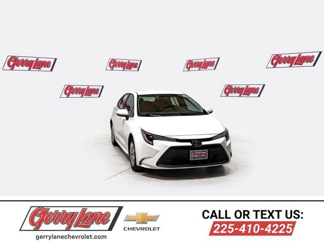 2025 Toyota Corolla LE CVT's photo