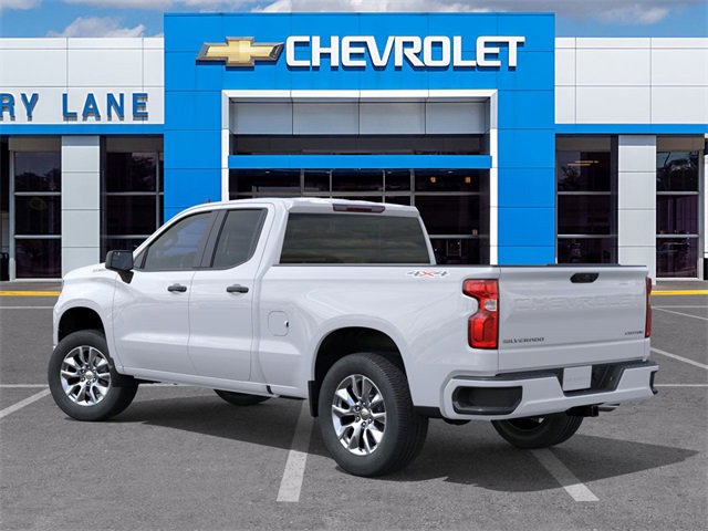 2026 Chevrolet Silverado Custom photo 2