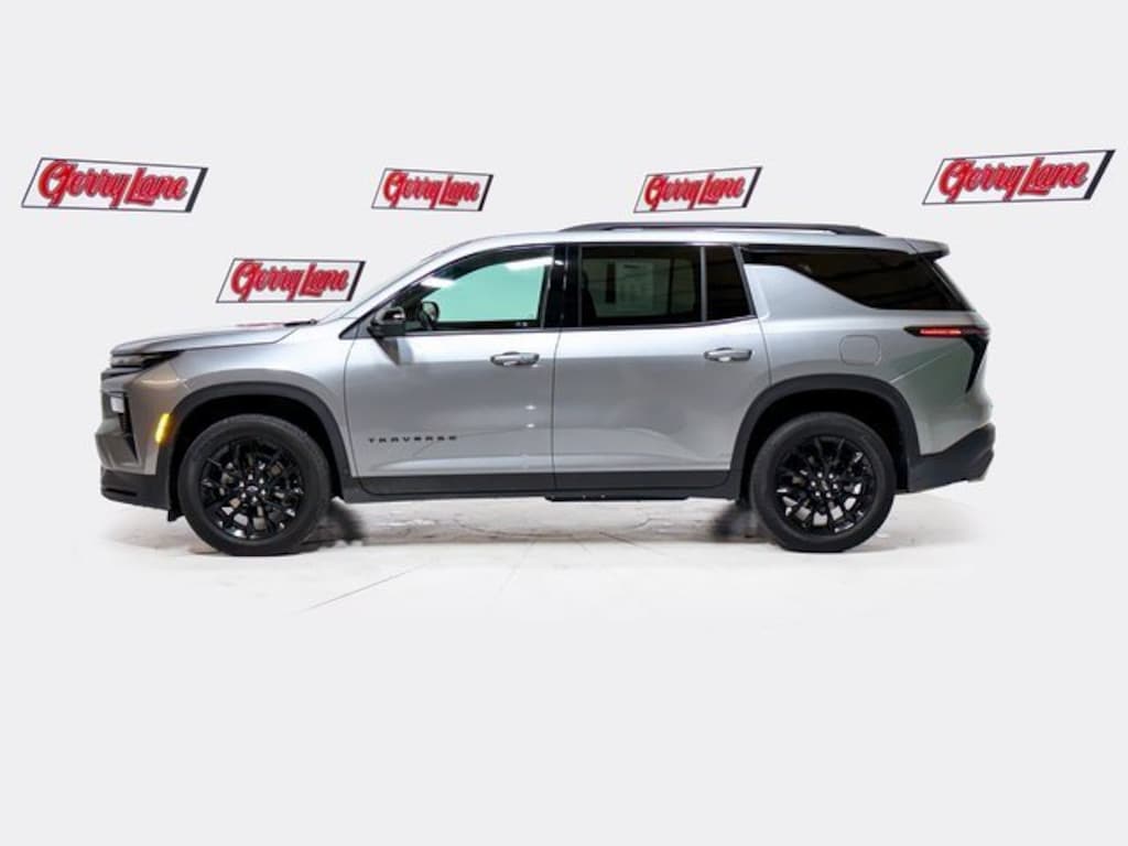 Used 2024 Chevrolet Traverse LT SUV