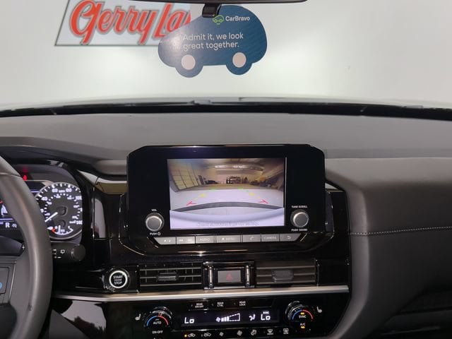 2024 Nissan Pathfinder SV - Photo 11