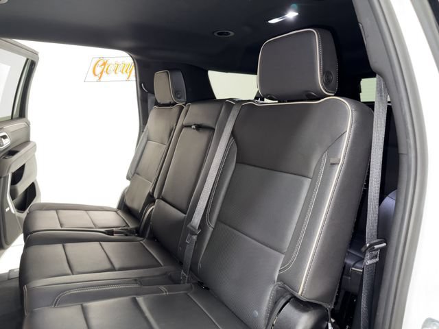 2024 Chevrolet Suburban Premier - Photo 16
