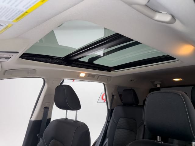 2024 Nissan Pathfinder SV - Photo 14