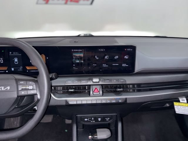2025 Kia K4 LXS - Photo 8