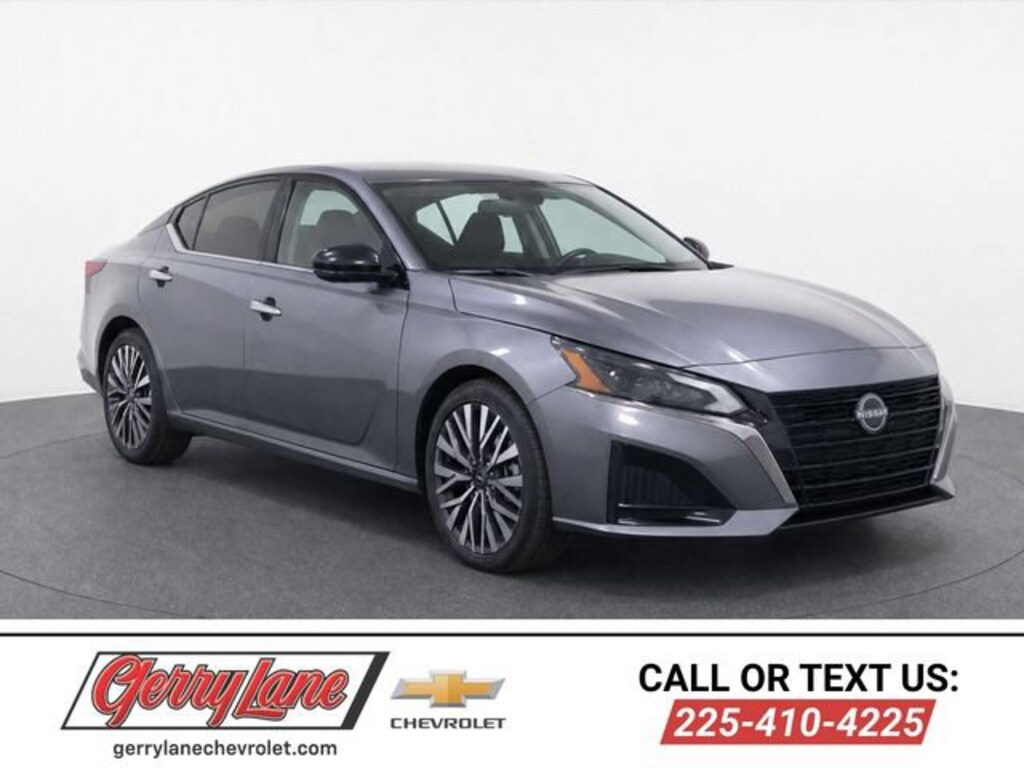 Used 2025 Nissan Altima SV Sedan