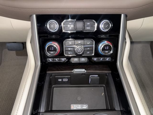 2021 GMC Yukon Denali - Photo 11