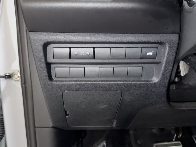 2025 Mitsubishi Outlander SEL - Photo 9