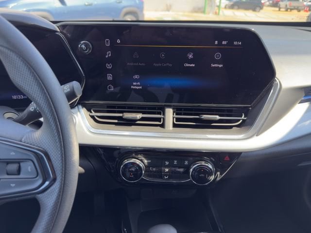 2025 Chevrolet Trax LT - Photo 12