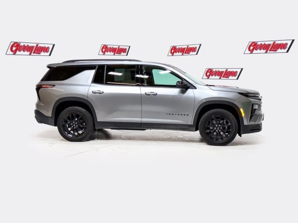 Used 2024 Chevrolet Traverse LT SUV