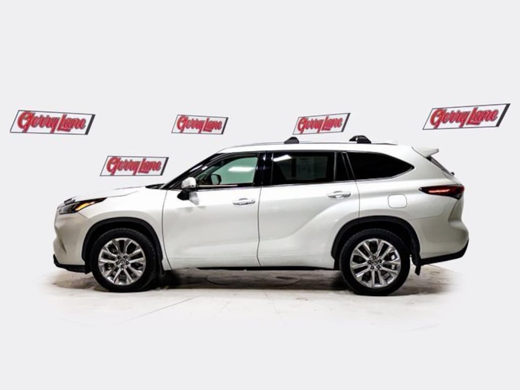 Used 2023 Toyota Highlander L SUV