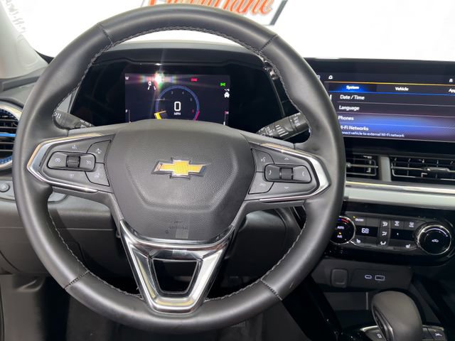 2025 Chevrolet Trax LT - Photo 9