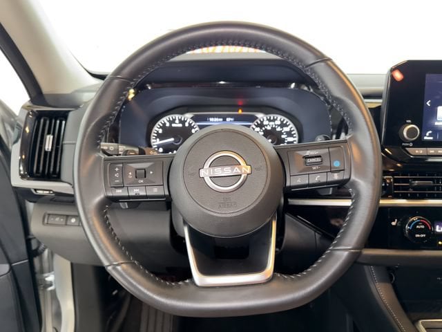 2025 Nissan Pathfinder SV - Photo 8