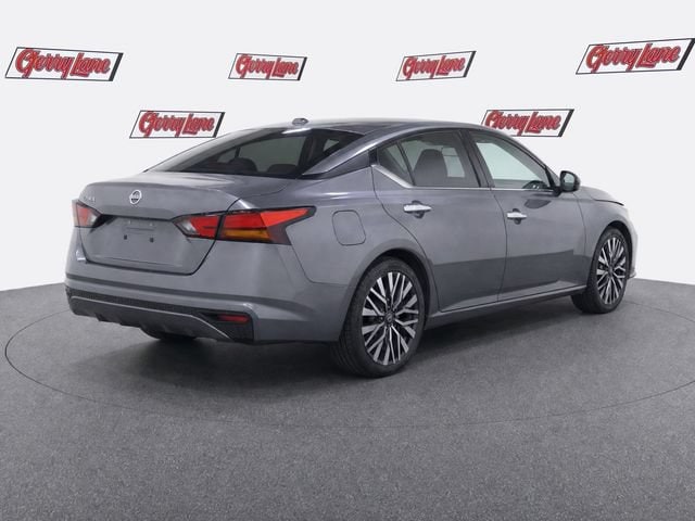 2025 Nissan Altima SV - Photo 7