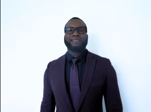 Staff member MARIO DIGGINS from ID_f47fa9