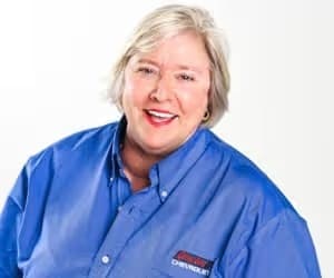 Staff member TANYA DILLON from ID_51b6e0