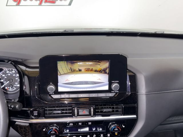 2025 Nissan Pathfinder SV - Photo 10