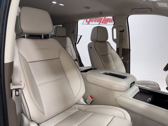 2021 GMC Yukon Denali - Photo 16
