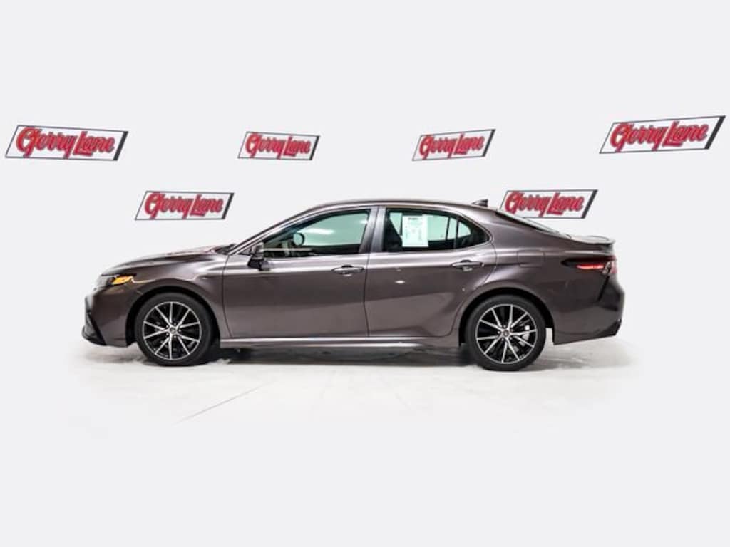 Used 2023 Toyota Camry SE Sedan