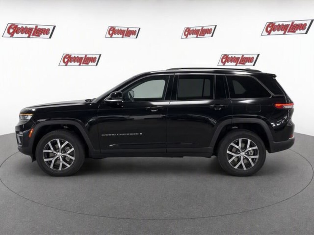 Used 2023 Jeep Grand Cherokee Limited 4x2 SUV