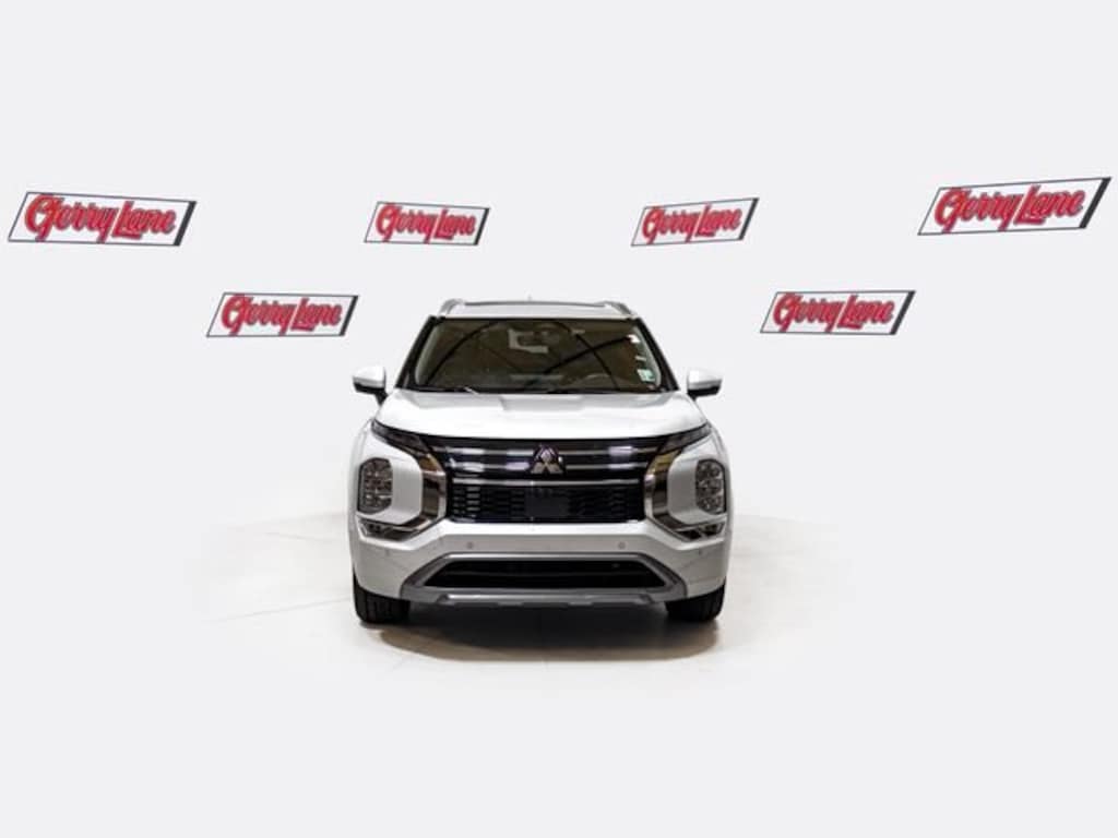 Used 2025 Mitsubishi Outlander SEL SUV