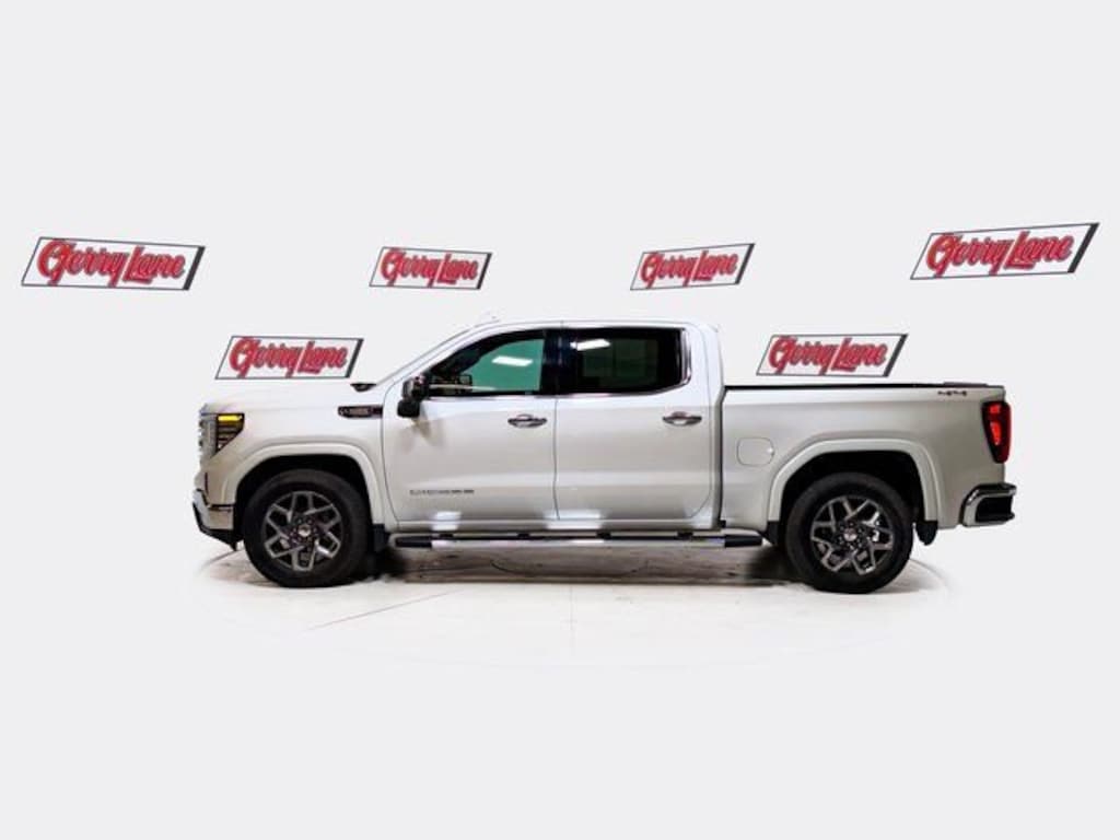 Used 2022 GMC Sierra 1500 SLT Truck Crew Cab