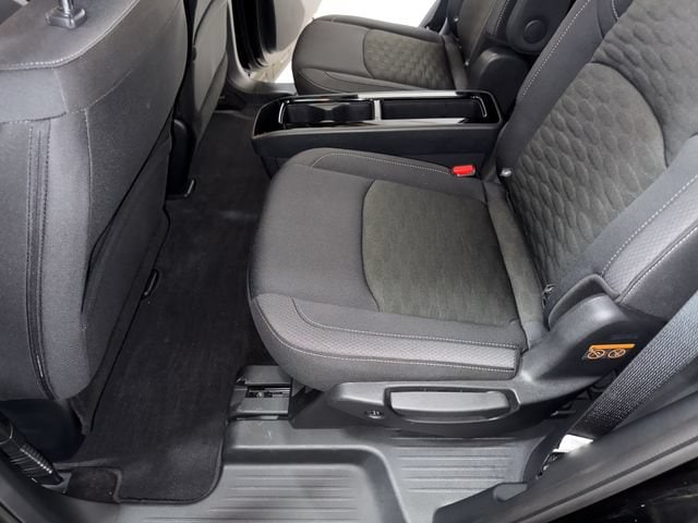 2024 Nissan Pathfinder SV - Photo 17