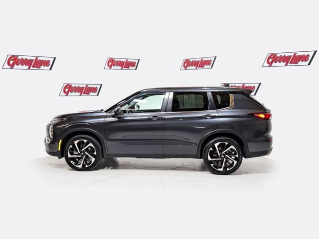 Used 2024 Mitsubishi Outlander SE SUV